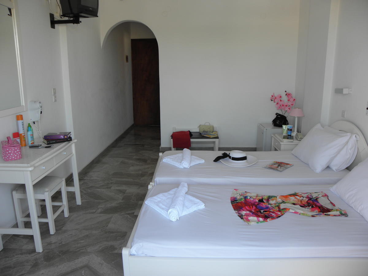 Areti Hotel Kamári Buitenkant foto