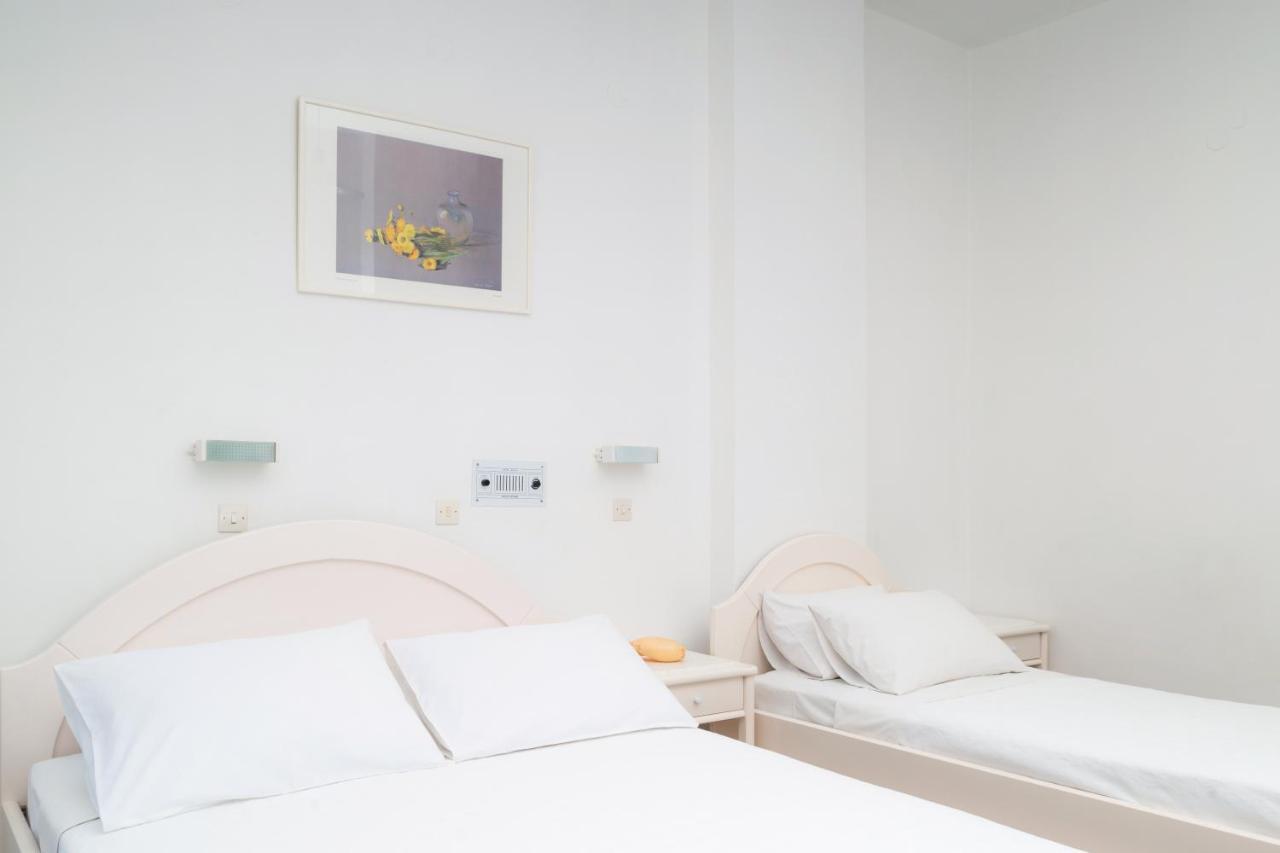 Areti Hotel Kamári Buitenkant foto